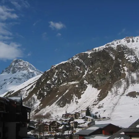 - 2 Pieces + Au Pied Des Pistes *